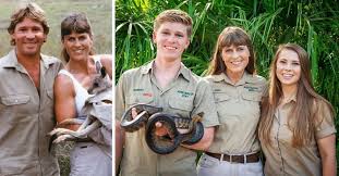 We can only speculate, and ask ourselves—what would steve irwin do?wwsid? Terri Irwin Recalls 14 Years Of Love With Steve 14 Years After His Death Littlethings Com