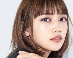 川口春奈 河北裕介 ハンサムな目ヂカラ をランコムのグレイッシュなアイシャドウで表現 美的 com 河北裕介 ヘアメイクアップアーティスト 河北メイク