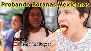 3 Botanas Mexicanas en el Zócalo 😰 ft. Katherine Boyce @KatherineBoyceJ