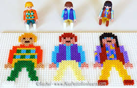 Modeles En Perles Hama Trois Playmobils Geants A Repasser Perles Hama Hama Perle