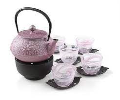 This Cast Iron Japanese Teapot With Warmer Is Amazing The Tea Stays Warm For 3 Hours Great When You Have People Over Tea Pots Tea Cast Iron Tea Set