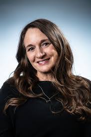 Amy Finnerty's Instagram, Twitter & Facebook