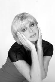 Loretta Goggi vinyl, 332 LP records & CD found