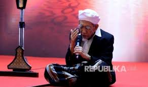 Ekonomi syariah adalah cabang ilmu pengetahuan sosial yang di dalamnya mempelajari masalah ekonomi rakyat. Membaca Tanda Kiamat Dari Wafatnya Ulama Ahli Ilmu Dan Saleh Republika Online