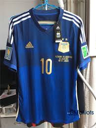 Jun 22, 2021 · messi, qui avait débuté en équipe nationale le 16 août 2005, a honoré lundi sa 147e apparition sous le maillot bleu et blanc, égalant ainsi le record national de javier mascherano, le. Ø£ÙŠ ÙˆØ§Ø­Ø¯ Ø§Ù„ØªØ¹Ù„ÙŠÙ… Ø§Ù„Ù…Ø¯Ø±Ø³ÙŠ ØºÙŠØ± Ø±Ø§Ø¶ Maillot Argentine 2014 Ovidsingh Com