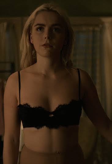 Kiernan Shipka in a cute Outfit : r/KiernanBrennanShipka