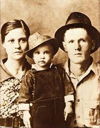 Elvis Presleys Family Tree Photos Of Relatives Elvis Presley Family Young Elvis Elvis Presley