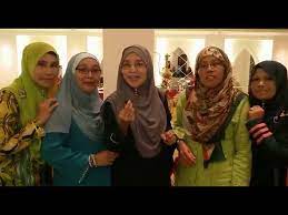 Tapi bagi saya, yang mengalami hearing impairment sejak kecil ni, i would say, telinga juga penting. Review Akak Nora Bagi 5 Bintang Untuk Al Araby Mathaam Youtube