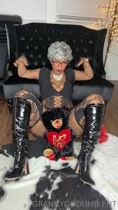 Watch online Granny Go Dumb aka Grannygodumb OnlyFans - Happy Valentines  Day from Granny! on X-video
