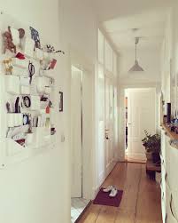 Schmalen Flur Gestalten Einrichtenschmalen Flur Gestalten Schmalen In 2020 Hallway Designs Corridor Design Narrow Hallway