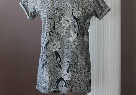 Créer son t shirt grâce à la sublimation. Tutos Couture Creer Son Propre Patron De T Shirt Tutos Couture