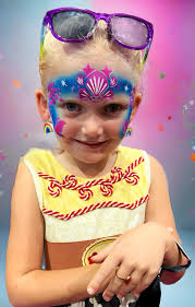 Friday morning customs!A little bit of Christmas and a little bit of Lions!  😍