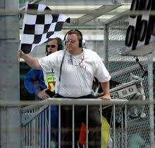 Die flaggen, die bestimmte kommandos von der rennleitung signalisieren. Liste Der Flaggenzeichen Im Motorsport Wikipedia