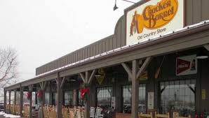 Cracker barrel is offering apple pecan streusel and pecan pies with its christmas day feast meal. Cracker Barrel Open For Christmas Dinner Holiday Hours Menu For Dine In Or Takeout Meals