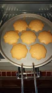 Kuih bahulu is a traditional cake or snack usually baked in brass moulds which usually come in all sorts of sizes and shapes like fishes, flowers and most commonly, sea shells as those shown in this video above. Cara Cara Buat Bahulu Cermai Secara Homemade