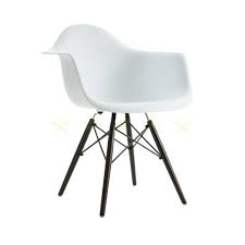 Unser team hat im großen stuhl eames style test uns jene relevantesten artikel verglichen sowie alle brauchbarsten informationen zusammengefasst. Charles Eames Style Daw Eiffel Stuhl In Plastik Weiss The Designlover Bauhausmobel Und Designklassiker Eames Charles Eames Mobel