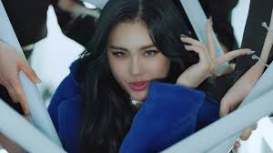 An aisha fan posted the concerning clip onto their twitter account, where they alleged that during one of everglow's v live sessions, a man can be heard yelling at a woman. Aisha Everglow Dun Dun 4k Wallpaper 6 270