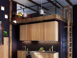 La petite surface rénovée accueille aujourd'hui des équipements confortables, notamment une mini salle d'eau ingénieuse, dans seulement 1,3 m2 ! Mezzanine Nos Conseils Pour Un Amenagement Reussi Elle Decoration