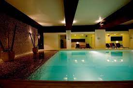 Statiunea covasna este cunoscuta pe plan hotelul covasna *** dispune de 248 locuri de cazare, clasificate la categoria 3 stele. Hotel Clermont Covasna Hotel Covasna Clermont