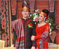 Kalian punya atau pernah deket sama cewek atau cowok batak? Ciri Ciri Orang Batak Dan 7 Fakta Yang Harus Kamu Ketahui Pariwisata Sumut