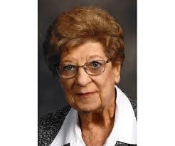 Dena Ellis's Instagram, Twitter & Facebook