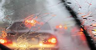 Die rechtsvorschriften bestimmen, wie sich z. Sicher Mit Dem Auto Durch Den Regen