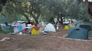 Ντρέπομαι να βλέπω κόσμο να κάνει κάμπινγκ. Sofas Camping N 8esprwtias Hpeiros Campingmap Gr O Pio Plhrhs Kai Eyxrhstos Katalogos Camping Ths Ellados