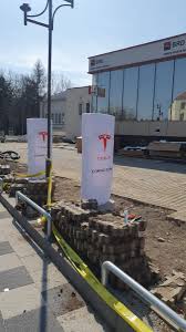 Articole/stiri despre tesla supercharger romania. Ianis CiucÄƒ On Twitter First Tesla Supercharger In Romania Tesla Elonmusk