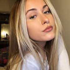 Isabella Bowen's Instagram, Twitter & Facebook