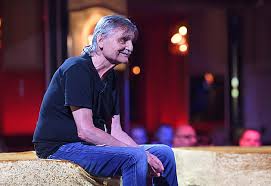 He was previously married to zuzana. 3lubuyspi7fjfm