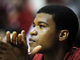 IU's Hollowell has been in this situation before