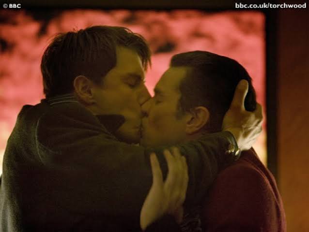 Review: Torchwood 2×1 – Kiss, Kiss, Bang, Bang – The Medium is Not Enough