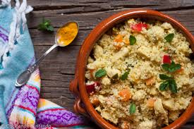 Il cuos cous con pollo e peperoni gialli, è un piatto dai sapori e dai profumi etnici e decisi. Cous Cous Di Pollo E Verdure