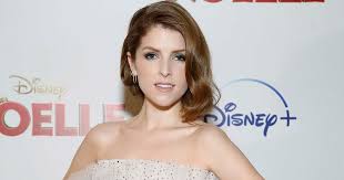 How to watch dc fandome 2020. Dummy Release Date Plot Cast Trailer And All You Need To Know About Anna Kendrick S Quibi Show Meaww