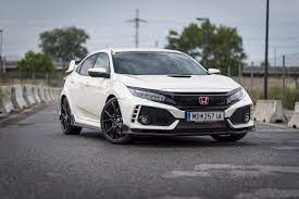 Honda civic 2.0's average market price (msrp) is found to be from $11 overall viewers rating of honda civic 2.0 is 4.5 out of 5. Honda Civic Type R 2 0 Gt Der Hot Hatch Konig Im Test Autofilou