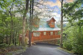 A cabin on the sky is a vacation rental home located on the north fork of the skykomish river in picturesque index, washington where you are hugged by the mountains and whispered to sleep by the flowing river. Bear Foot Cabin Sky Harbor Resort