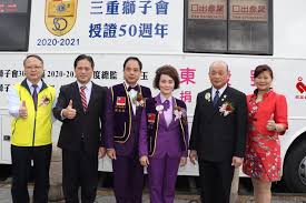 華航機師跟黑絲空姐有關鍵性連結 前獅子會長跟阿公店有關鍵性連結 這些人都確診了 現在說病毒基因定序相同，假設是同一條傳播鏈的話 那麼，華航機師是怎麼傳染給前獅子會會長的？ 看板 gossiping 作者 a1bertpujols (the machine) 標題 問卦 華航機師是怎麼傳染給獅子會會長的？ ä¸‰é‡ç…å­æœƒé•·æ¥Šæ±ç™¼æè´ˆå¤§åž‹æè¡€è»Š ä¸­è¯æ—¥å ± ä¸­è¯æ–°èžé›²