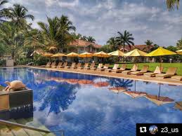Who Wouldn T Want To Take A Dip In This Sparkling Blue Water Club Mahindra Varca Beach Goa Clubmahindra Blue Water Instagram Water