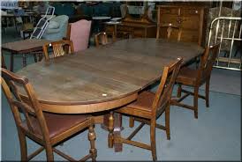 The perfect piece for dining rooms or small kitchens. Antique Mission Style Split Pedestal Round Oak 45 Dining Table With Five Insert Leafs And Six Chair