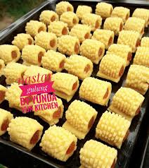 6 sdm/70 gram mentega/butter 4 sdm/40 gram gula halus 1 butir kuning telur 10 sdm/100 gram tepung terigu 1 ½ sdm tepung maizena 3 sdm/30 gram susu bubuk ½ sdt vanilla secukupnya selai nanas. Nastar Gulung By Yunda Yun Langsungenak Com