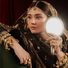 Beautiful and exclusive..@durefishan looks beautiful in  @mohsin.naveed.ranjha dress and @tehmina.asad.designs signature jewellery.  . . . #durefishansaleem #mohsinnaveedranjha #tehminaasaddesigns #beautiful  #elegant #instagram