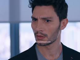 Ozan se entera que Atlas es su hijo