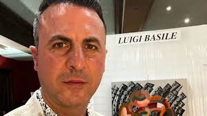 Dalla Calabria in America con una valigia in mano: Luigi Basile omaggia gli  emigrati di Belvedere di Spinello