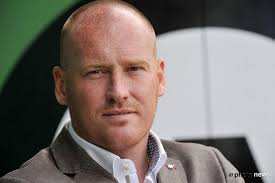 Fred vanderbiest (42) stopt na minder dan vijf maanden als hoofdcoach van rwdm, de nummer acht in eerste amateur. Fred Vanderbiest Veut Ramener Thibaut Van Acker Tout Le Foot Walfoot Be