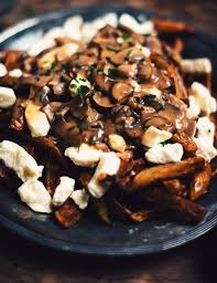 Poutine Maison Avec Sauce Brune Aux Champignons Sauvages Et A La Biere Le Coup De Grace Recipe Poutine Recipe Poutine Poutine Fries Recipe