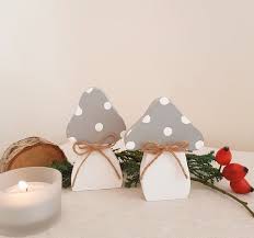 2 Kleine Pilze Aus Holz Mdf Fliegenpilz Zur Deko Herbstdekoration Winterdekoration Adventsdeko Place Card Holders Decorative Items Christmas Time