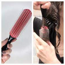 10 Combs And Brushes For Curly Hair With Tips On How To Use Them Straightening Curly Hair Brushes For Curly Hair Curly Hair Brush