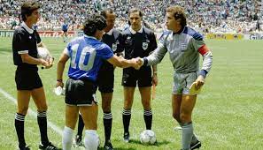 El duelo argentina vs inglaterra podría significar un hito en el fútbol femenino gaucho. Argentina Vs Inglaterra 10 Fotos Poco Conocidas De Diego Maradona En 1986 Fotos Foto 1 De 10 Internacional Futbol Peru Com