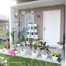 Rumah yang indah akan membuat nyaman pemilik maupun tamu. 11 Dekorasi Taman Untuk Teras Rumah Bagian Depan Rumah Terasa Sejuk Dan Sejuk Kabar Sip