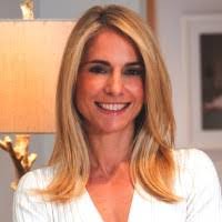 Amanda Light's Instagram, Twitter & Facebook